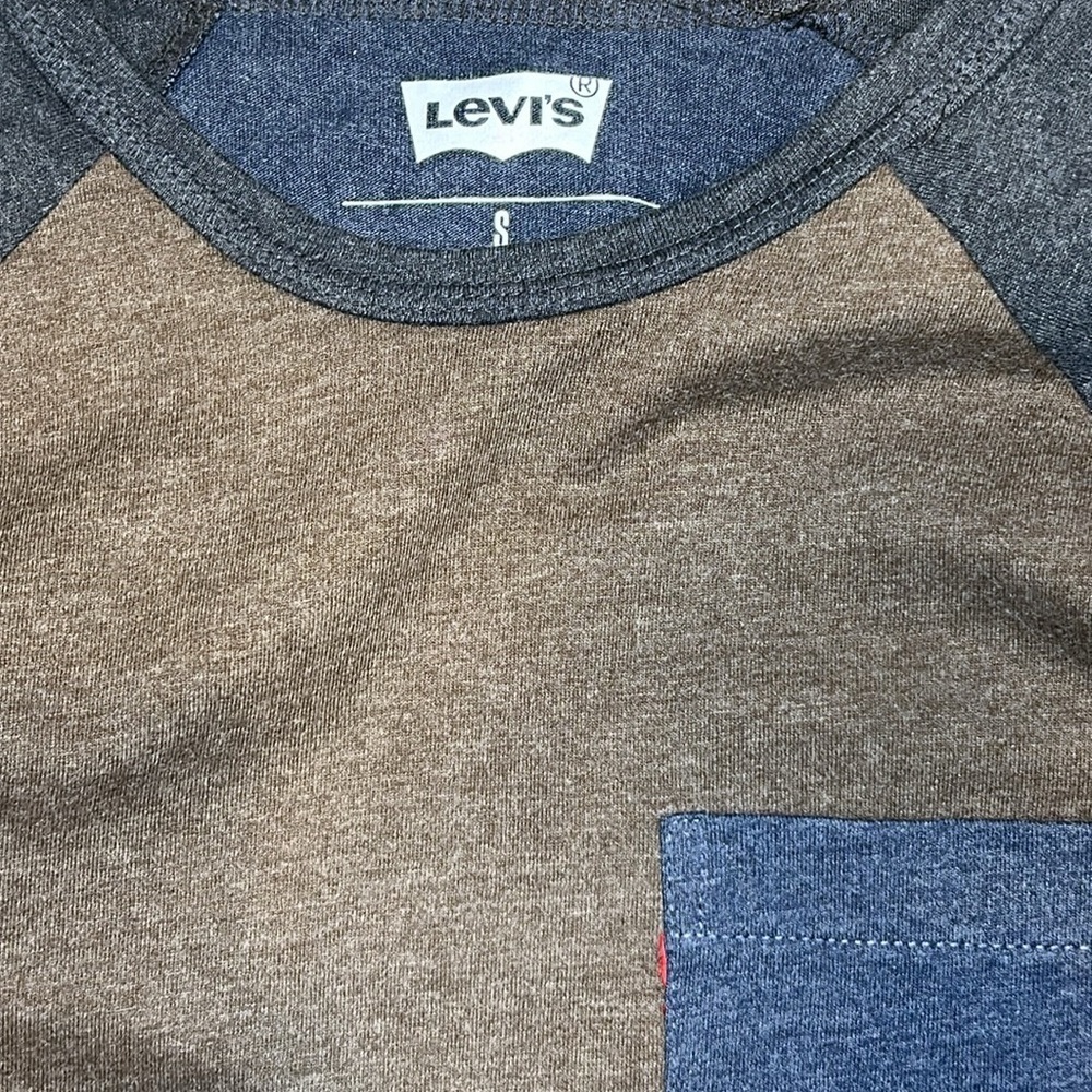Levi’s Long Sleeve - Picture 5 of 10